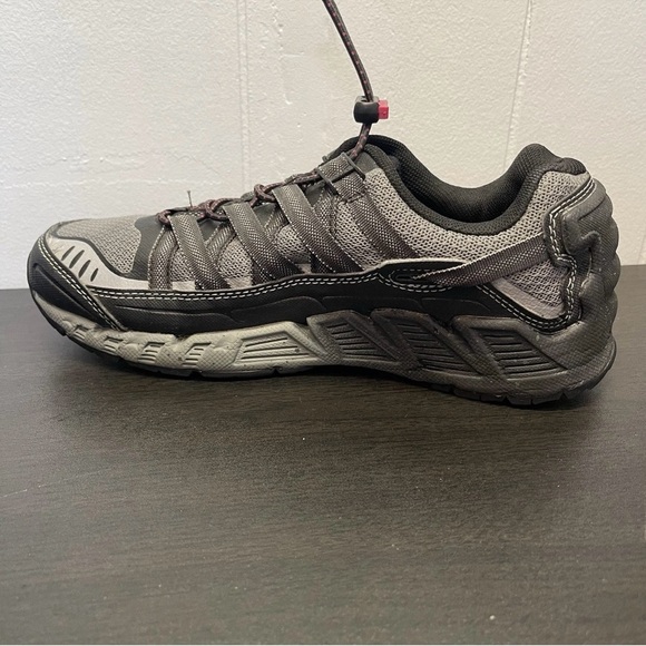 Keen Womens Versatrail Low Top Hiking Shoes- Size 6.5 - Black, Grey, Dark Pink - Picture 5 of 10